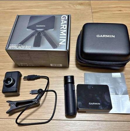 Garmin Approach R10 Portable Golf Launch Monitor 1