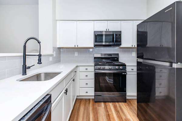 Elevators, On-site Maintenance, Beautiful Landscaping 1