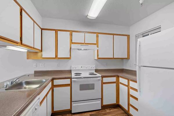 $1,575 / 1br - 809ft2 - Home is Where the Heart is – Make Yours Shine Brightly Here! (Tigard)64039055571075123