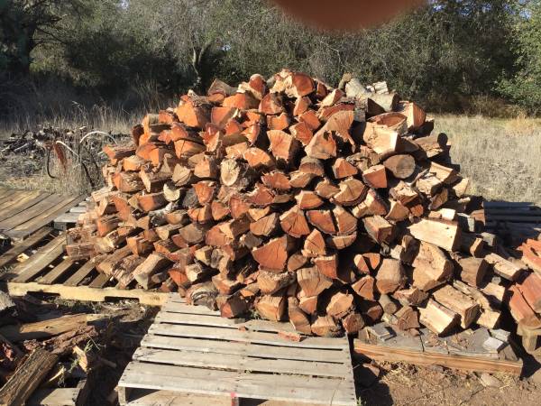 Eucalyptus! Oak! Perfectly dried, ready to burn. 1