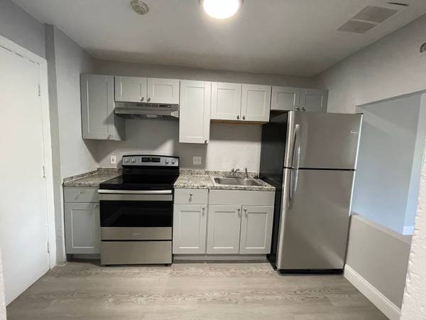 $2,450 / 2br - Mattapan 2 Bed/1 Bath Apartment | Tennis Rd (Mattapan)64213549860483123