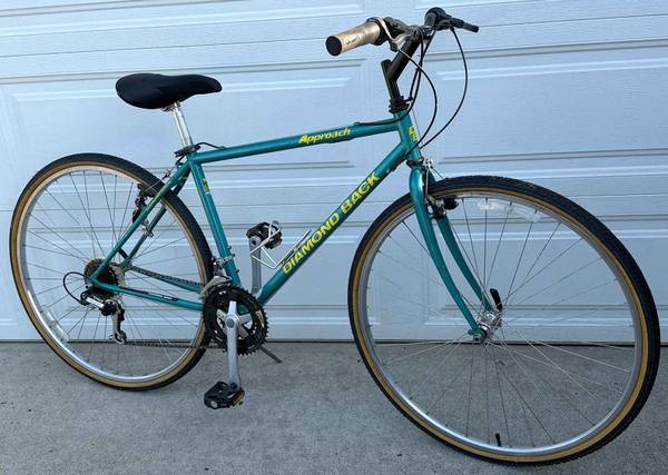 DiamondBack Approach Hybrid Men's Bike Great Condition New Tires 1