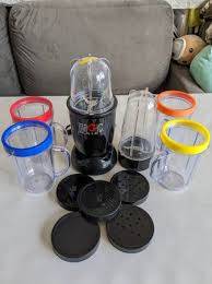 Like new 17 piece 250W Magic Bullet Blender with 2 Cups + manual 1