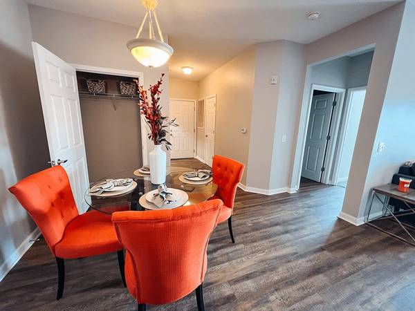 $1,710 / 2br - 1160ft2 - Private HD Movie Theater, Onsite Masseuse, Large Walk-In Closets (98 Devonshire Dr, Scott Depot, WV)64010834394753122