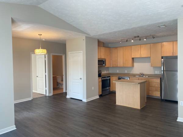 $1,150 / 1br - 784ft2 - ¡Venga a ver su nuevo hogar hoy! ¡LA MITAD DE RENTA!63681623786883121