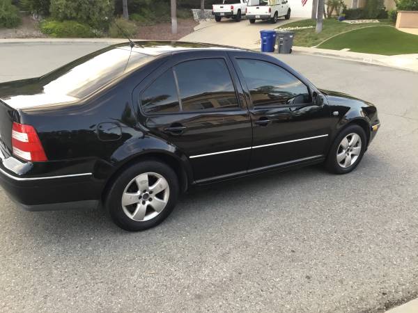 Vw Jetta, pocos kilómetros, muy buen estado, vehículo local, revisión de emisiones pasada, 93000 km - $3.350 (San Diego)63440914204675123