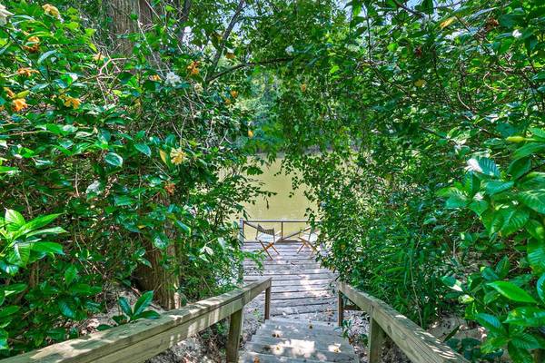 $260,000 / 3br - 2000ft2 - Secluded River Home  W/ $1800 Rental Cottage Income/Artesian Flow Well (New Orleans/North Covington)63791946879745122