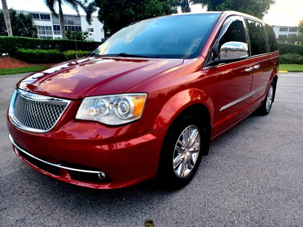 2015 CHRYSLER T & C PLATINUM/SUNROOF 1