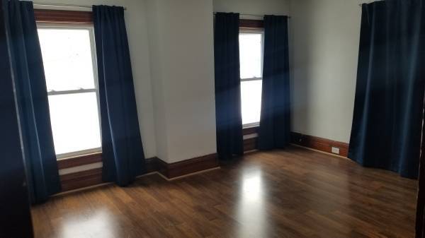 $1,200 / 2br - 2 Br Half-house (Auburn)63982838253058120