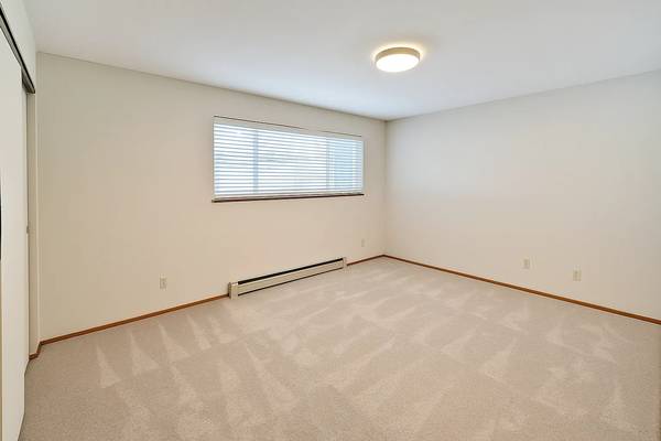 $1,050 / 2br - 925ft2 - Dos dormitorios, un baño completo (Seattle, WA)63850638063617124