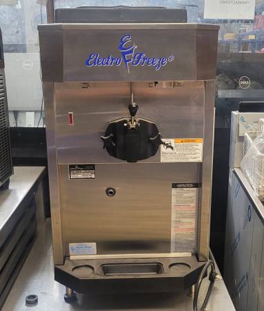 Electro Freeze CS600-237 Soft Serve Machine 1