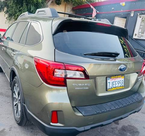 2015 Subaru Outback 2.5i Limited  One Owner - $9,99563440709394561122