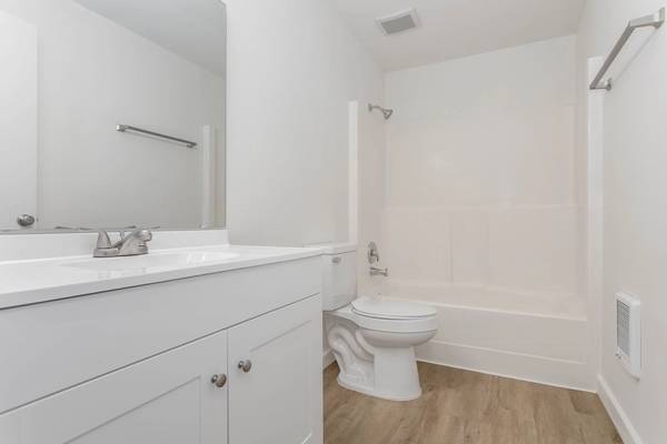 $1,595 / 2br - 850ft2 - Don't wait! This spacious 2 bed, 1 bath will go fast! 850 Sq Ft! (Bellingham)63920957569923124
