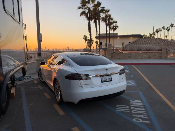 2017 Tesla Model S 90D 1
