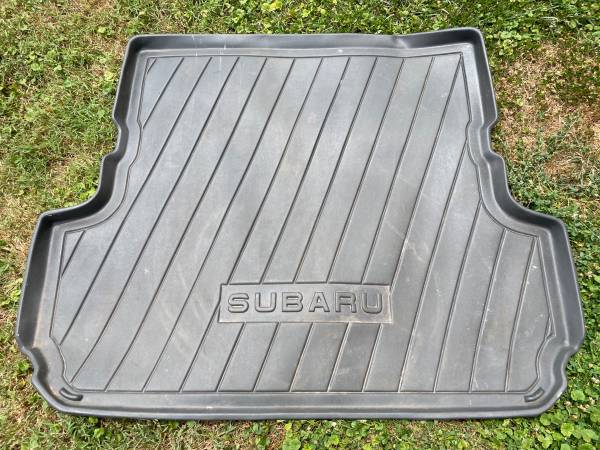 2004 Subaru Legacy Outback sedan cargo mat 1
