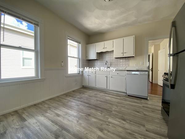 $3,400 / 3br - West Somerville 3 Bed/1 Bath Apartment | Near Tufts University63810087302787123