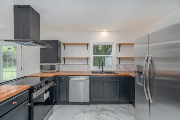 $325,900 / 4br - 1789ft2 - 1133 Edgefield Way (Bowling Green)64018297796866122