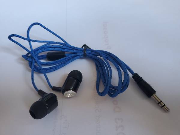 Brand New Wired Earbud 1