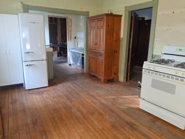 $125 / 1br - 224ft2 - $125 / 1br - 224ft2 - Habitación sin amueblar (Easthampton) (Easthampton)64017047966467122