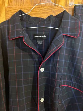 Men’s Lightweight 2 piece pajamas Size L - $10 (Bay View)63471071930627120