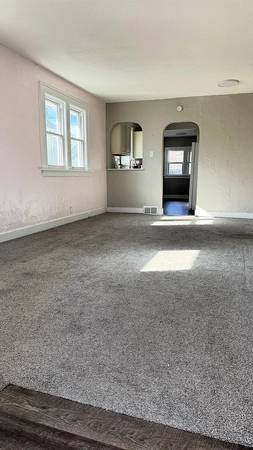 $800 / 2br - 797ft2 - Lovely 2BR/1BA in F-Wayne w/Yard & Appliances | Near I-69 & Parks (Fort Wayne | Close to IPFW, Northside HS, I-69 & Parks)63953481582338124