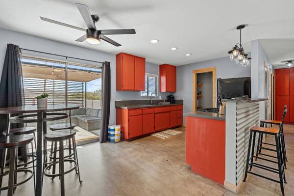$1875.00 / 2br - 912ft2 - Charming 2-Bedroom Desert Retreat in Downtown Joshua Tree w/ Hot tub63668370721409124