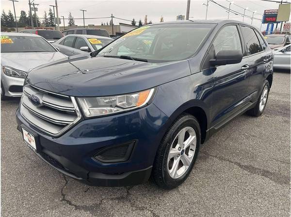 2017 Ford Edge SE Sport Utility 4D 1