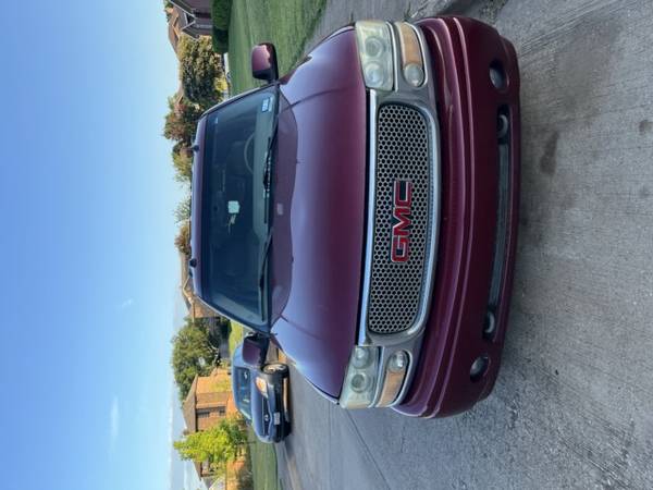 2004 GMC Yukon Denali 1