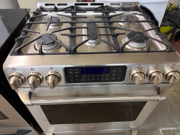 GE Stainless Stove 1