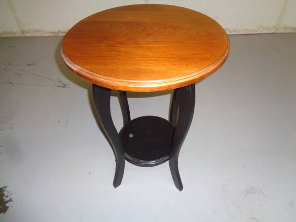 End table round 1