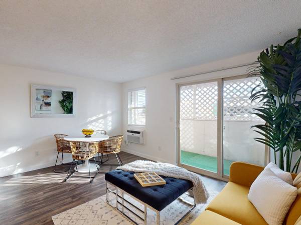 $1,499 / 2br - 860ft2 - Cocinas Nuevas con Lavavajillas, Mejoras Importantes, Visitas Ahora Disponibles, Nuevo Spa para Perros63669189997313121