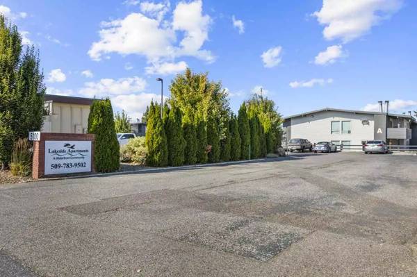 $1,600 / 3br - 1173ft2 - Enough living space for all your needs. 3 bed, 2 bath. Check us out! (Kennewick - 10 Minutes from Tri-Cities Airport)63624251006083123