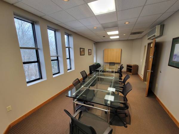 $625 / 132ft2 - Furnished Individual Private Offices. Shared Conference & Break Room. (Chelmsford/Billerica)63863137360257124