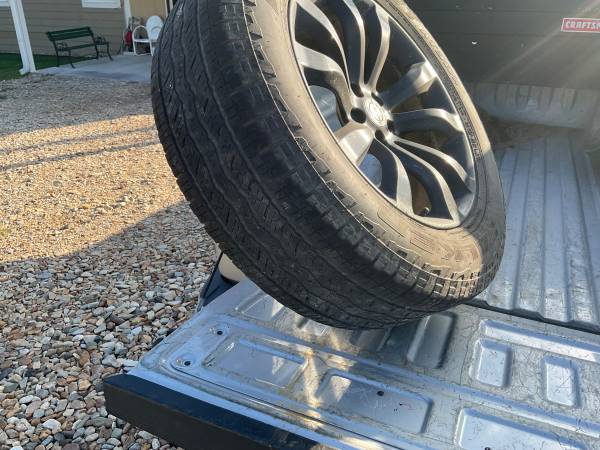 20 Inch wheels & tires - $500 (Paris)63443621274755123