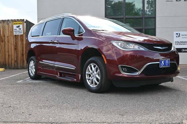 2020 *Chrysler* *Pacifica* *Touring L Mobility Handicap - $45,900 (Wheelchair Accessible)63612075246977122