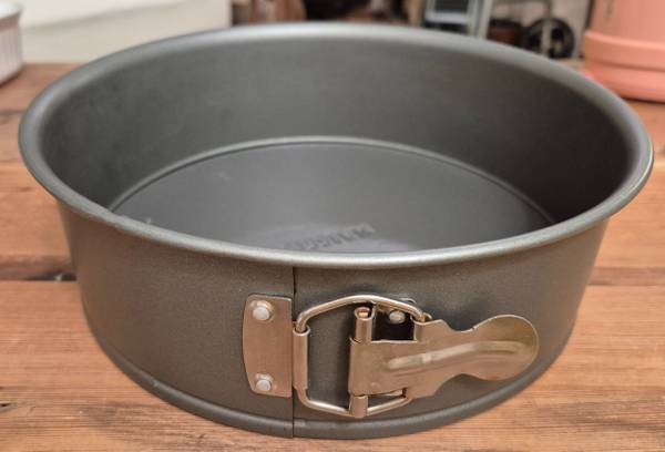 KAISER 9" SPRINGFORM CAKE CHEESECAKE PAN reduced from $10 to $5 1