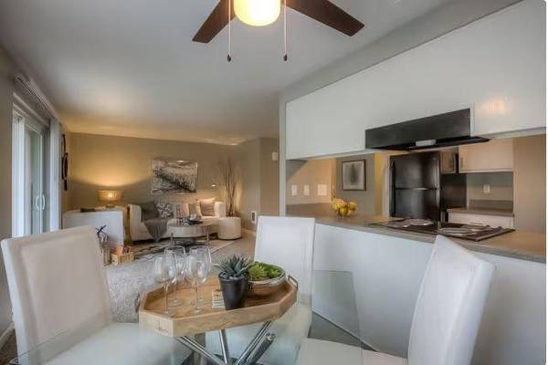 $1,393 / 1hab - 730ft2 - ¡Hermoso departamento de 1 habitación con lavandería interna, acceso a piscina y más! (Gresham)63820848920577123