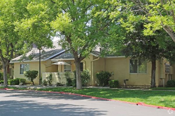 $1,216 / 3br - 1186ft2 - Hey, space seekers! 3 BR & 1186 Sq Ft of pure comfort. (Porterville)63688425516931122