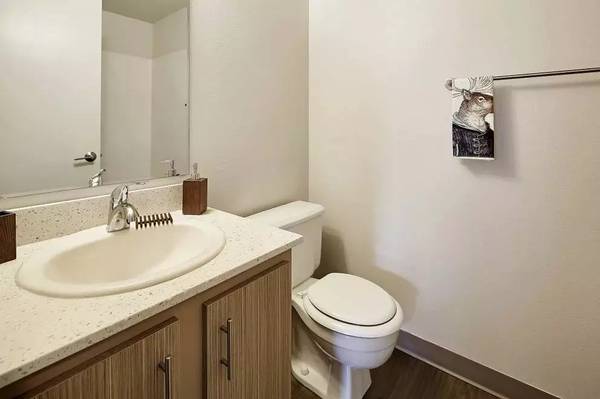 $2,100 / 1br - 620ft2 - Simply beautiful 1 bed / 1 bath in prime Redmond neighborhood (Redmond - Bear Creek Park)63773355470339124