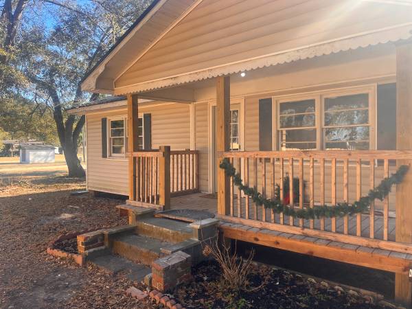 $2,300 / 2br - 832ft2 - FURNISHED  COTTAGE 2 bedrooms (JOHNS ISLAND)64015948437378120