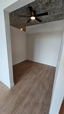 $2,350 / 1br - Stylish Luxury River North Convertible 1 bedroom, In-unit WD, Pool (River North)63898984874115124
