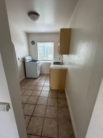 $1,898 / 330ft2 - UNIT @ CASS STREET COMING UP :-) (San Diego)64037043388802124