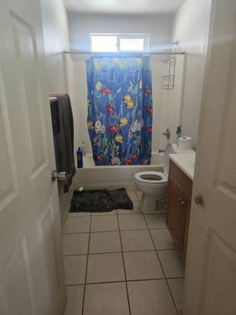 $750 / 2br - 2 bedrooms in 4 bedroom house (Waipahu)63939397338498122
