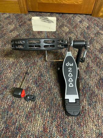 DW Tambourine Pedal 1
