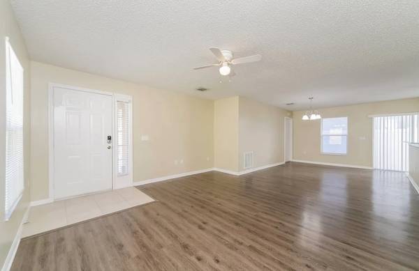Spacious 4 Bed, 2 Bath Single Family Home in Kissimmee - $1300/mo 1