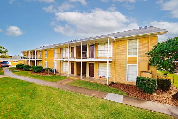 $1,299 / 3br - 1015ft2 - Rentable Reserved Parking, On-Site Laundry Facility, 3/bd 1.5/ba (12221 Fleming Dr, Houston, TX)63924044029571122