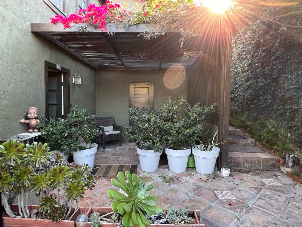 $2,800 10/1 Silverlake Studio Furn. incl. ALL util. Walk to Sunset+Reservoir (Silver Lake)63840114420227120