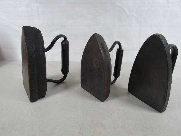 Vintage Antique Clothes Cast Iron Sad Irons Door Stoppers Geneva #8 1