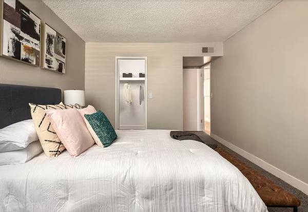 $1,069 / 2br - 900ft2 - Amplios apartamentos de 2 habitaciones en Villas Las Cerezas (4515 E Grant Rd)63674946983939122