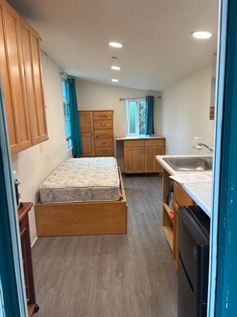 $1,575 / 1br - 130ft2 - Dorm Style Tiny Home (santa cruz)63880133853441120